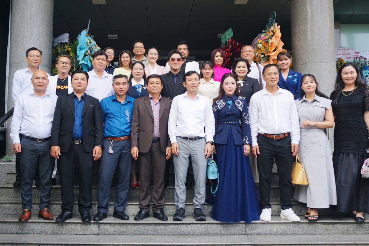 Hội Doanh nhân Sài Gòn Thành phố Hồ Chí Minh thăm và chúc mừng Báo Tuổi Trẻ nhân Kỷ niệm 101 năm ngày Báo chí Cách mạng Việt Nam Hội Doanh nhân Sài Gòn Thành phố Hồ Chí Minh thăm và chúc mừng Báo Tuổi Trẻ nhân Kỷ niệm 101 năm ngày Báo chí Cách mạng Việt Nam