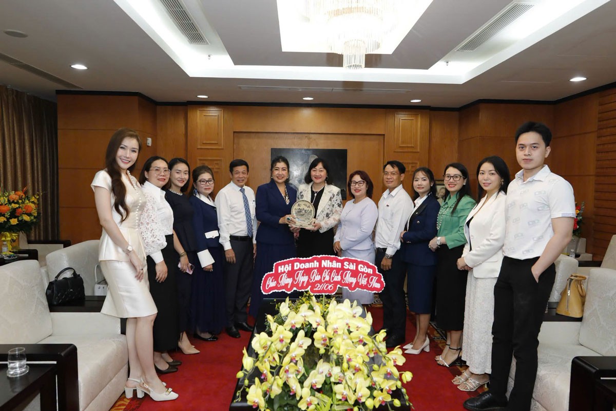 Hội Doanh nhân Sài Gòn Thành phố Hồ Chí Minh thăm và chúc mừng Báo Sài Gòn Giải Phóng và Báo Người Lao Động Hội Doanh nhân Sài Gòn Thành phố Hồ Chí Minh thăm và chúc mừng Báo Sài Gòn Giải Phóng và Báo Người Lao Động