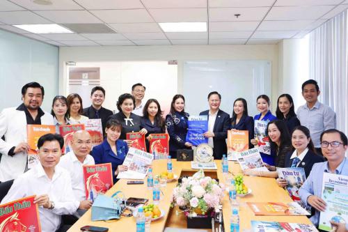 Hội Doanh nhân Sài Gòn Thành phố Hồ Chí Minh thăm và chúc mừng Báo Tài Chính - Đầu Tư nhân kỷ niệm 101 năm ngày Báo chí Cách mạng Việt Nam