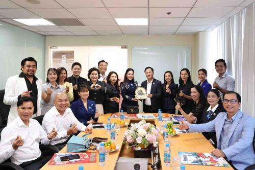 Hội Doanh nhân Sài Gòn thăm, chúc mừng Báo Tài chính - Đầu tư